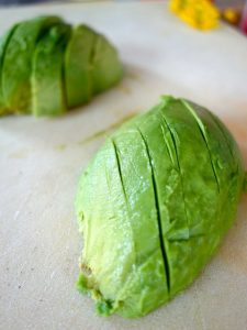 avocado schillen en snijden